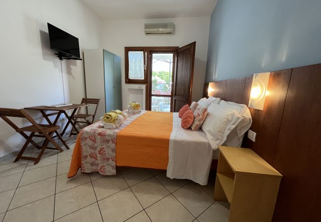 Rent by room на Sperlonga - Fiordaliso room Sperlongaresort